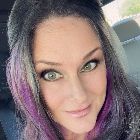 Meet your Posher, Rachelle - Picture 1 of 10